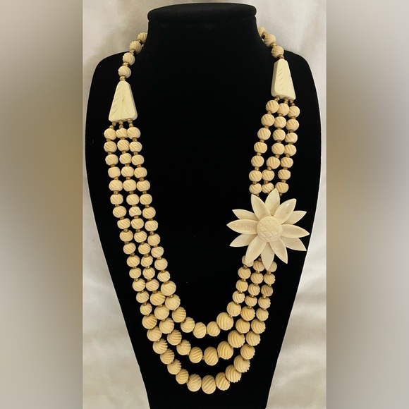 Vintage Carved Bone Graduated Bead Statement Necklace - Picture 1 of 9